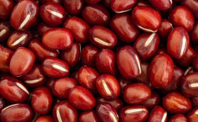  Hỗn hợp đậu đỏ và dầu dừa này có khả năng tẩy tế bào chết vô cùng dịu nhẹ cho da