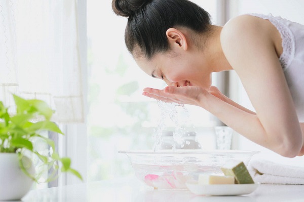 11 Cách Làm Sạch Da Mặt Không Cần Sữa Rửa Mặt hiệu quả nhất tại nhà