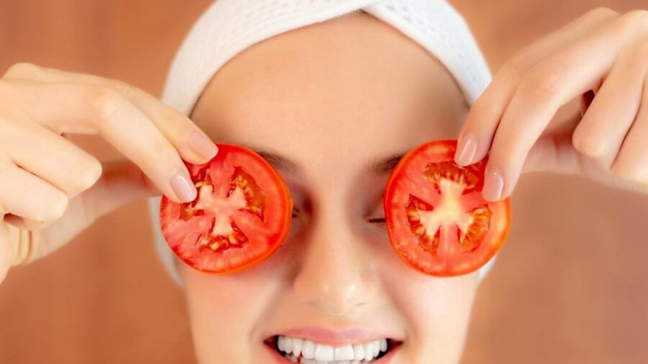 7 Cách làm trắng da bằng cà chua an toàn, hiệu quả nhanh nhất tại nhà