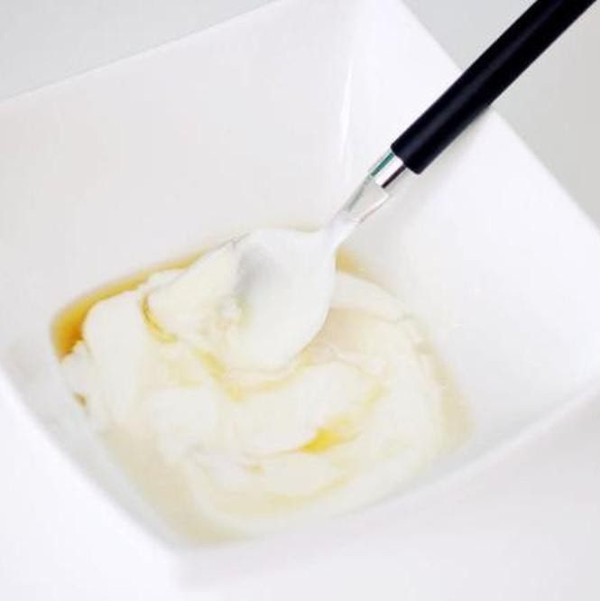 cách làm trắng da bằng sữa chua và vitamin E