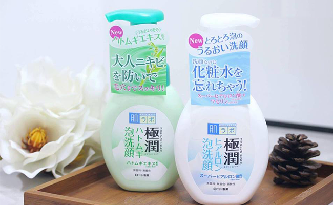Sữa rửa mặt dạng bọt Hada Labo Gokujyun Foaming Cleanser