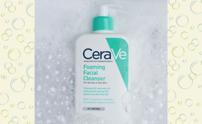 Sữa rửa mặt tạo bọt CeraVe phù hợp với mọi loại da.