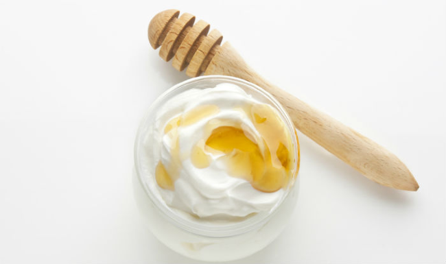  Cách làm trắng da bằng mật ong, Vitamin E và sữa chua đơn giản nhưng hiệu quả