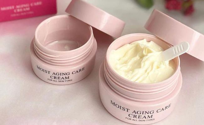Kem dưỡng ẩm Nhật WHOMEE Moist aging care cream
