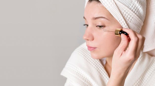 5 Cách Dùng Serum Trị Mụn đúng cách, trị sạch mụn cho làn da bạn