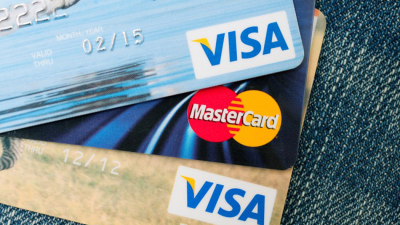 Cấu tạo cơ bản của thẻ Mastercard và thẻ Visa