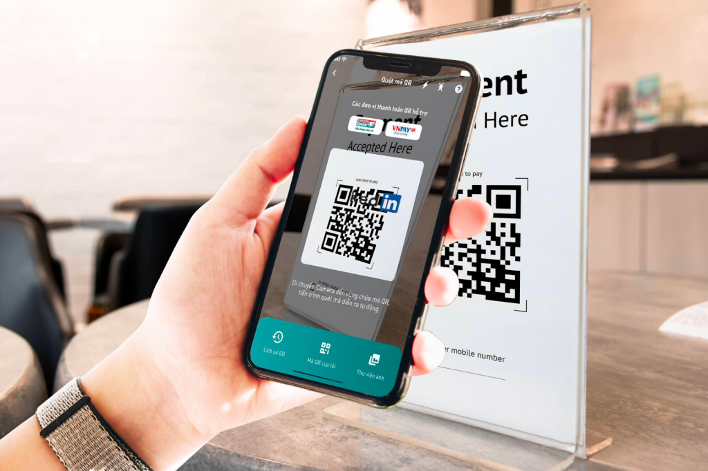 Thanh toán bằng mã QR cực tiện lợi trên Mobile Banking