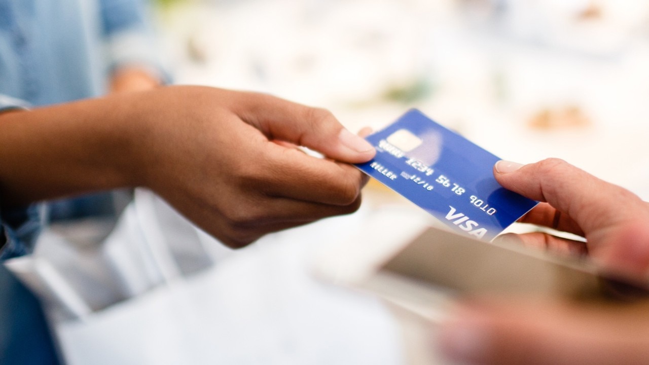 Thẻ ATM để lâu không dùng có bị khóa thẻ không?