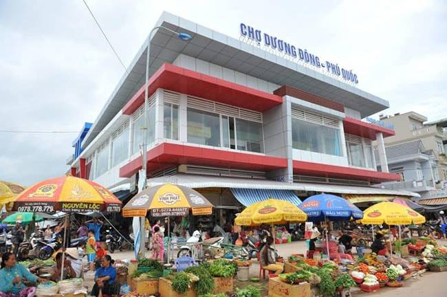 Ngôi chợ hải sản truyền thống nổi tiếng Dương Đông