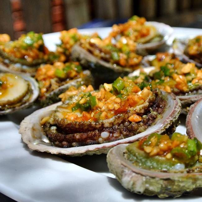 Bào ngư nướng - đặc sản Phú Quốc không thể bỏ qua