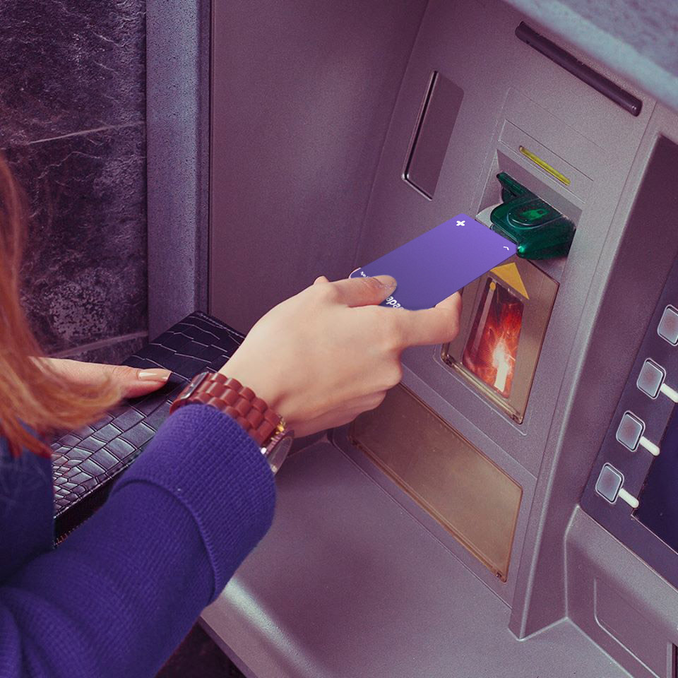 Cách rút tiền ở cây ATM không lo bị nuốt thẻ
