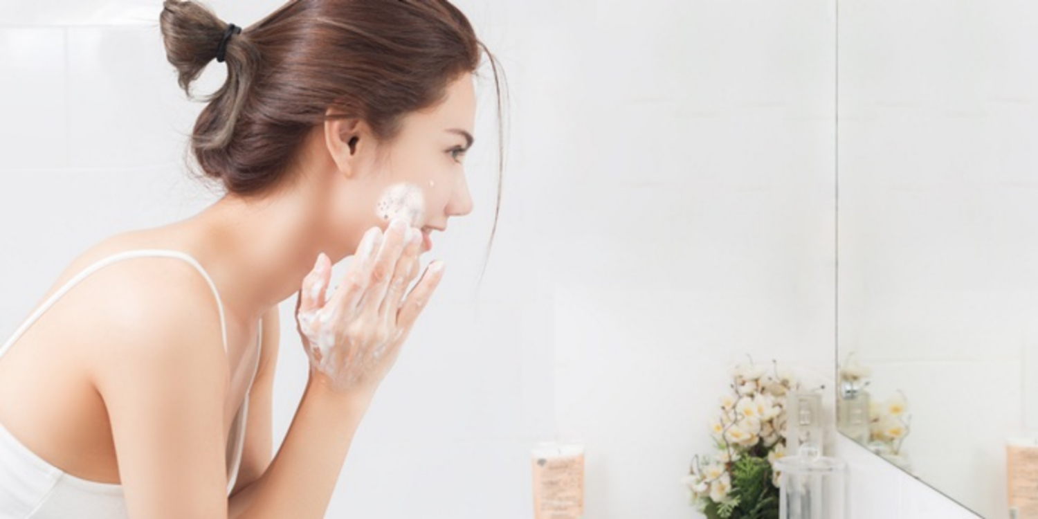 Cách rửa mặt đúng cách chỉ với 6 bước giúp da sạch sâu, bóng khoẻ như sao Hàn