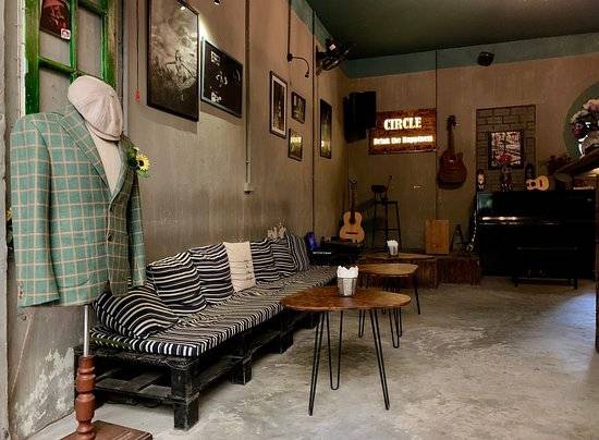 Circle Coffee là một chỗ chụp ảnh đẹp ở Hà Nội dành cho những ai yêu thích phong cách vintage, hoài cổ