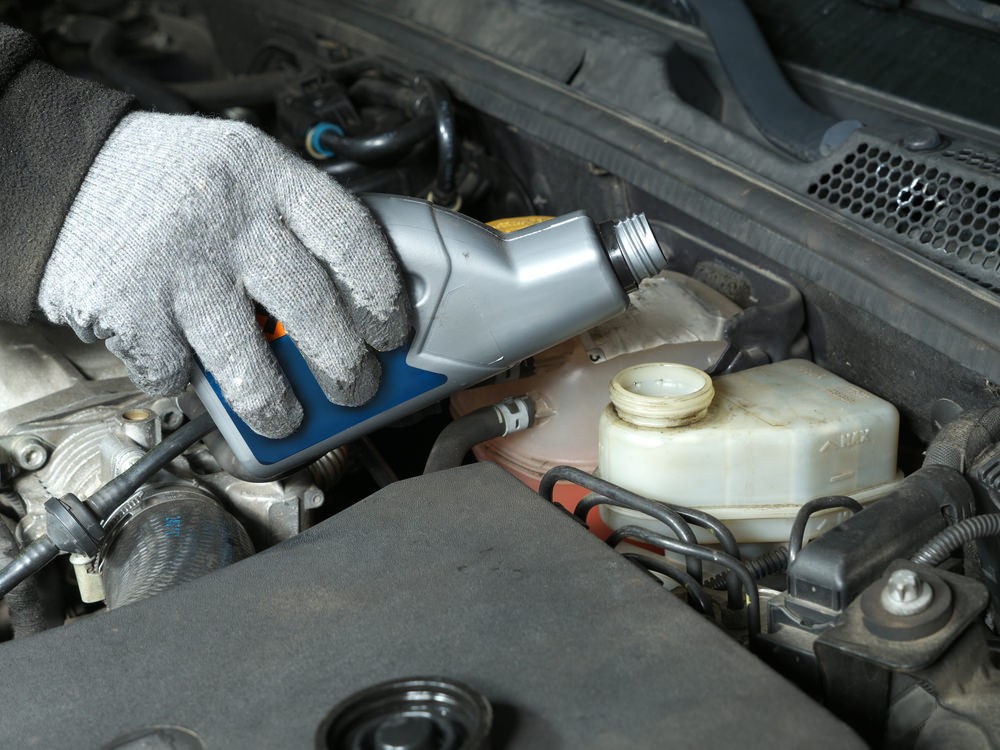 Dầu phanh ô tô: Giá dầu, cách kiểm tra và thay dầu