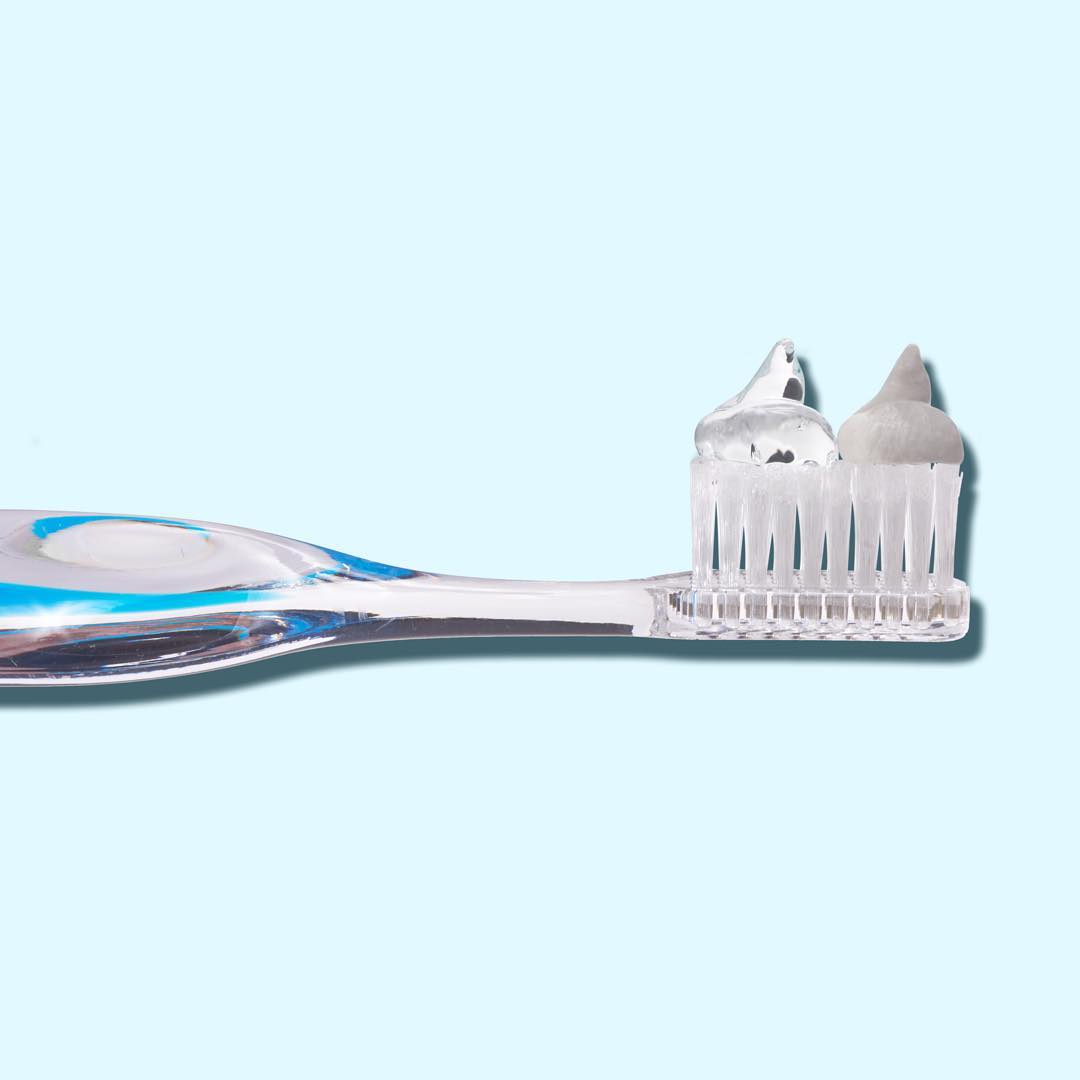 Sử dụng bột trắng răng sai cách, cẩn thận với tác dụng ngược nhé!