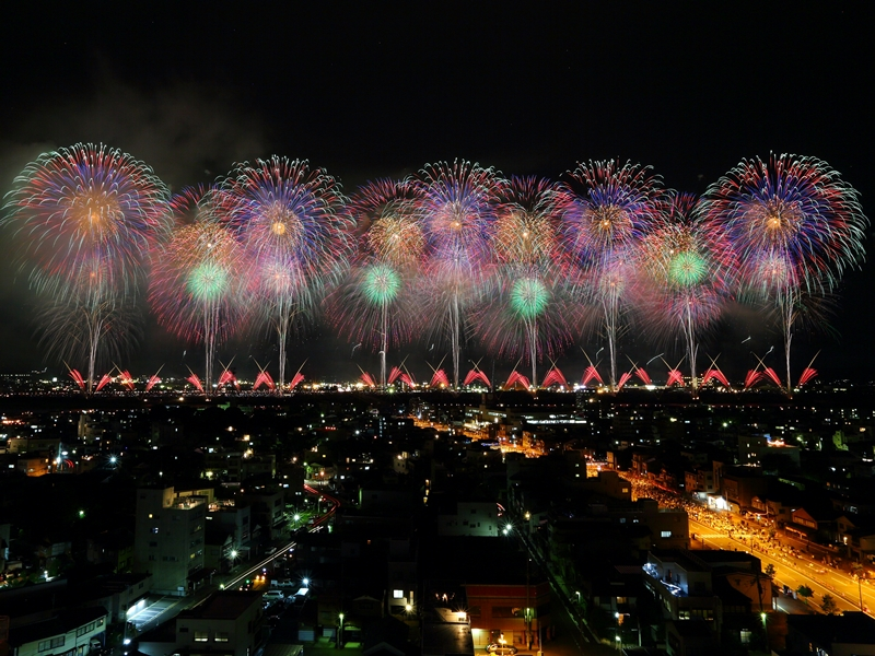 Trải nghiệm pháo hoa tuyệt đẹp ở Nagaoka, Niigata (Nguồn: enjoyniigata.com)