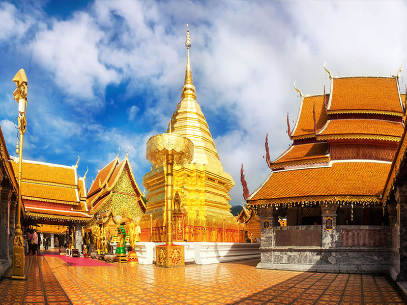 Ngôi chùa Doi Suthep dát vàng nổi tiếng của tỉnh Chiang Mai (Nguồn: asiaopentours.net)