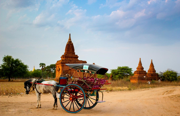  Xe ngựa – một trong những phương tiện di chuyển lãng mạn khi ở Bagan (Nguồn: travel.com.vn)