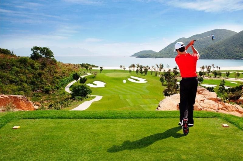 Hệ thống sân golf cao cấp 27 lỗ đạt tiêu chuẩn quốc tế theo đánh giá IMG thuộc Vinpearl Nghệ An