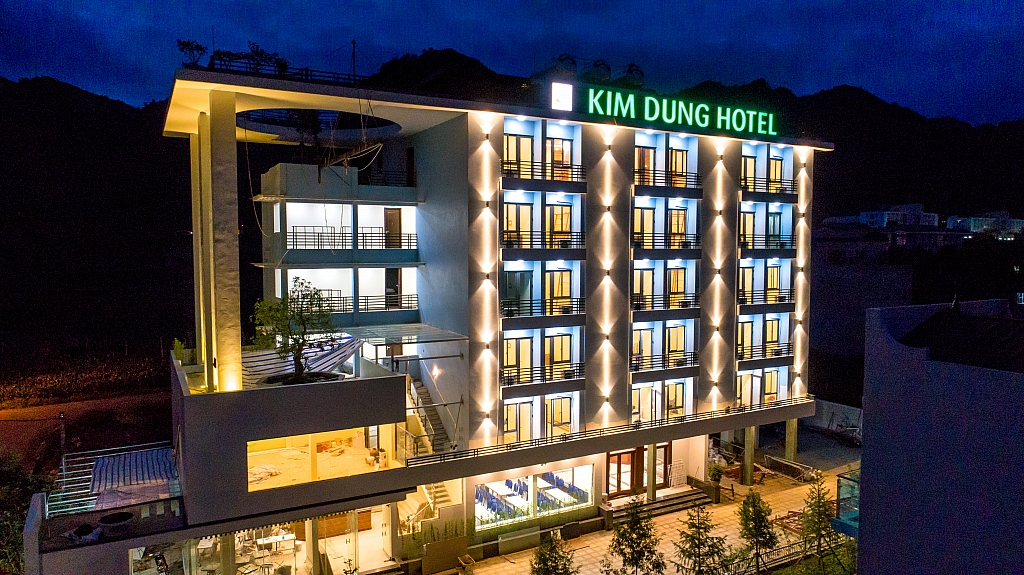 Kim Dung gây ấn tượng từ thiết kế độc đáo