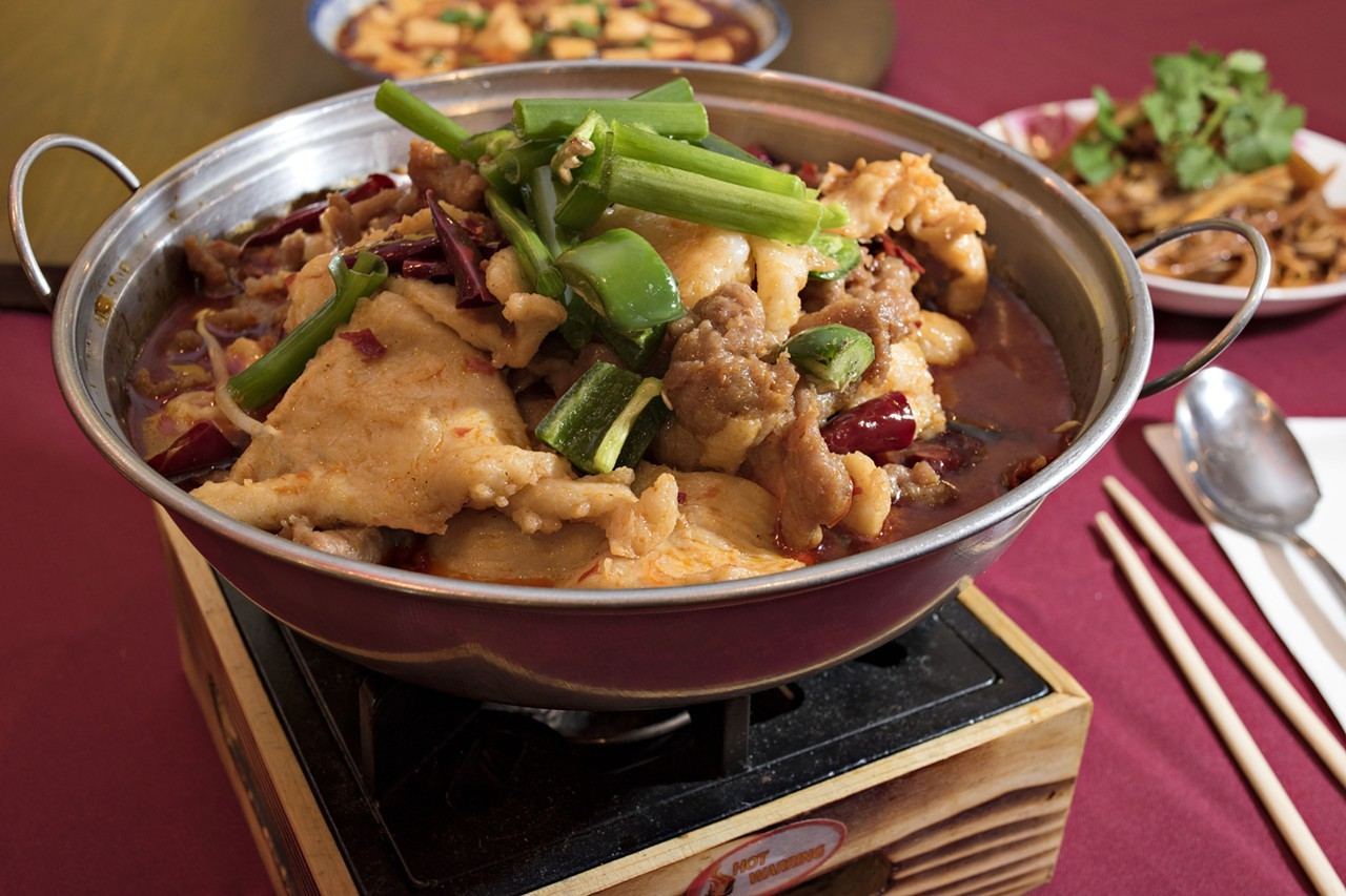 Vịt hầm tiết gạo nếp mang hương vị độc đáo khó quên (Nguồn:lephongtravel.com.vn)