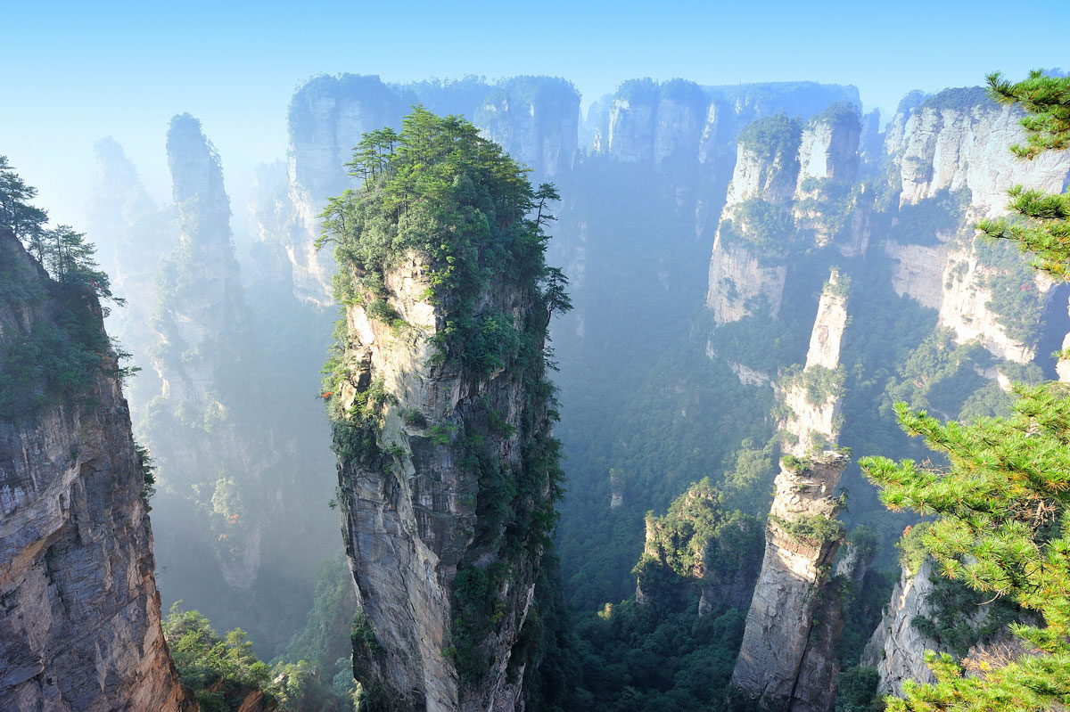 Vẻ đẹp hùng vĩ của rừng đá sa thạch ở Trương Gia Giới (Nguồn:vietliketravel.vn)