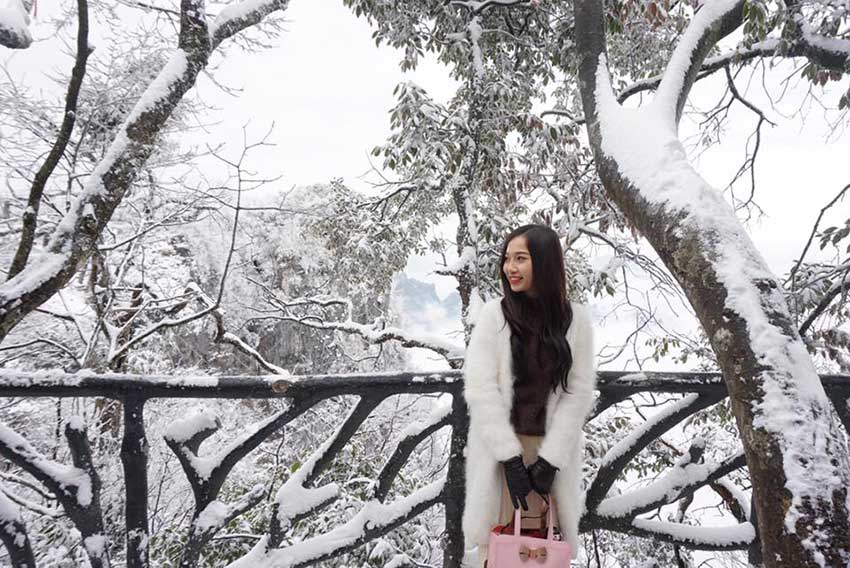 Sẽ cần rất nhiều lớp áo ấm cho mùa đông ở thị trấn cổ Trung Quốc (Nguồn: muadulich.com)