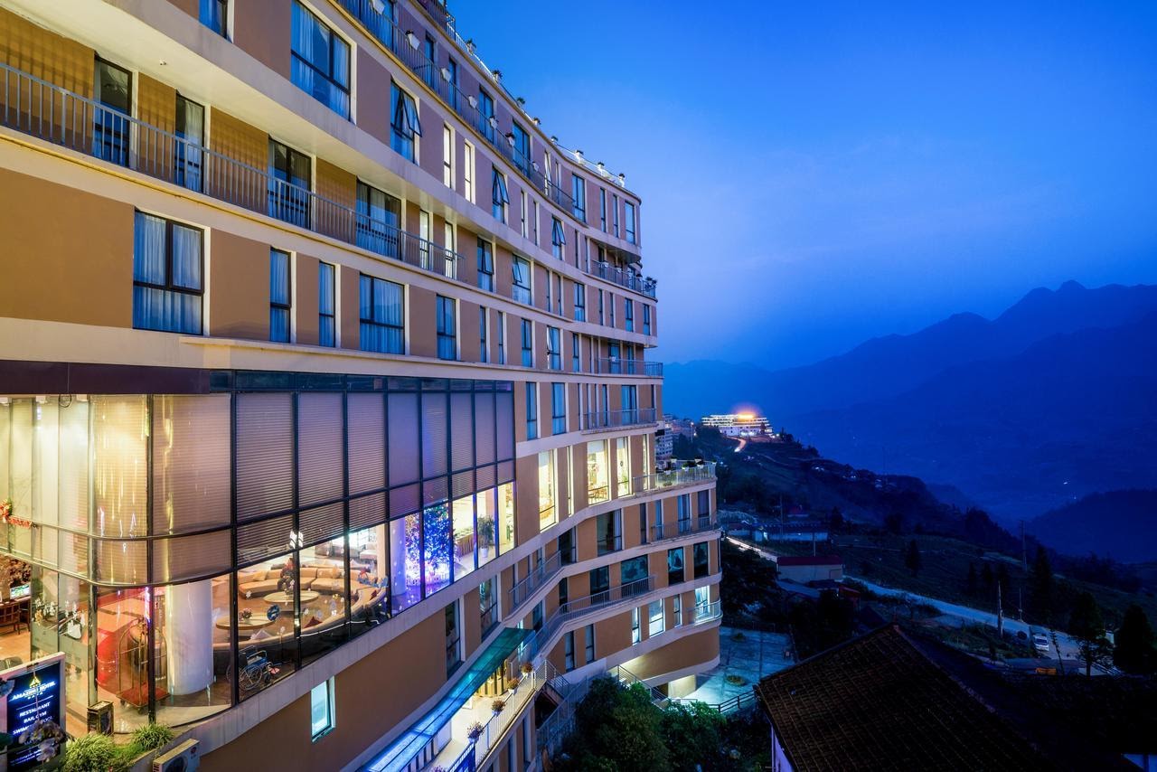 Khách sạn Amazing Hotel view trực diện ra núi rừng hùng vĩ của Sapa (Nguồn: bstatic.com)