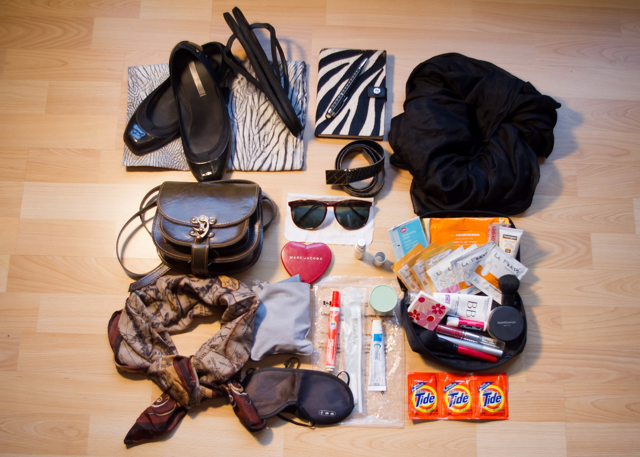 Những vật dụng cần thiết khi đi du lịch (Nguồn: handetour.vn)