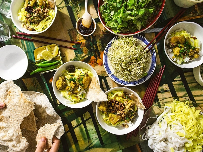 Mì Quảng Đà Nẵng món ăn đậm đà miền Trung rất ngon và nổi tiếng không thử sẽ tiếc (Nguồn: youtube.com)