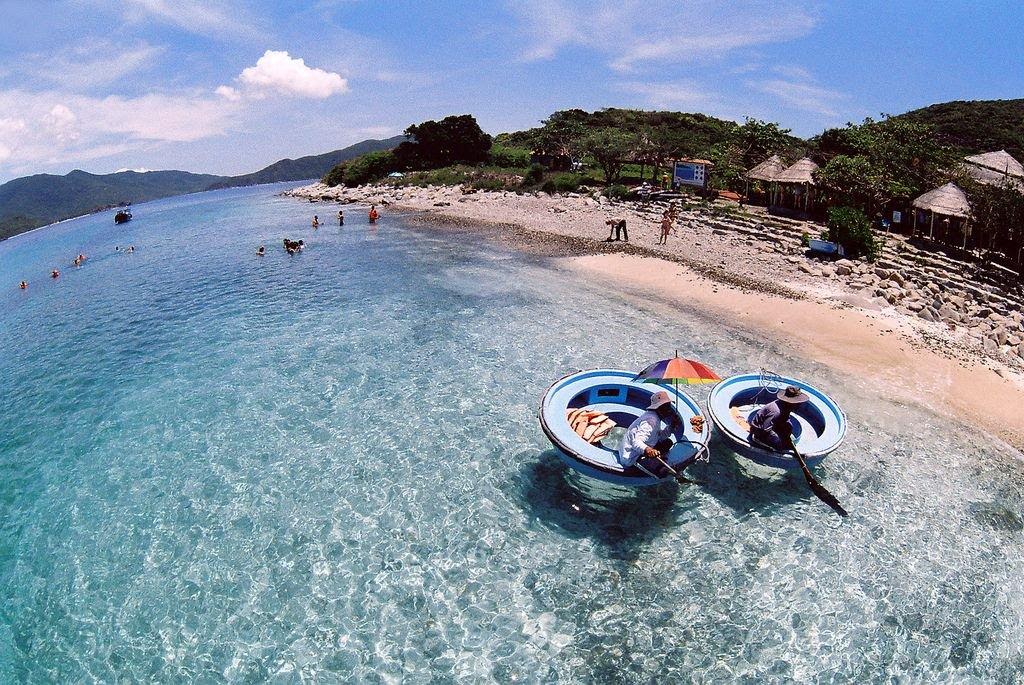          Đảo Hòn Mun một trong những cảnh đẹp ở Nha Trang (Nguồn: mytourcdn.com )