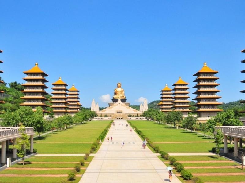 Caption: Công trình tượng Phật khổng lồ tại Phật Quang Tự (Nguồn: zulik.net)