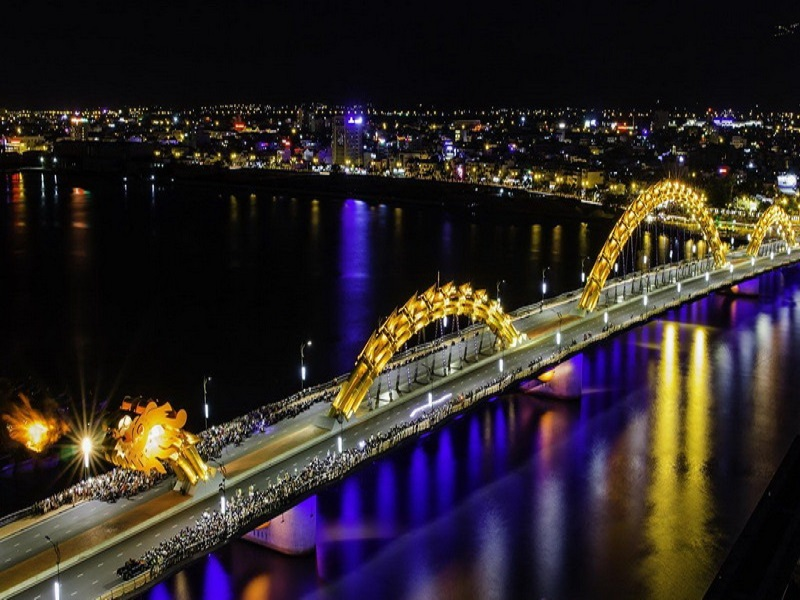 Nên ghé thăm cây cầu Rồng nổi tiếng ở Đà Nẵng (Nguồn: duansunrisebaydanang.com.vn)