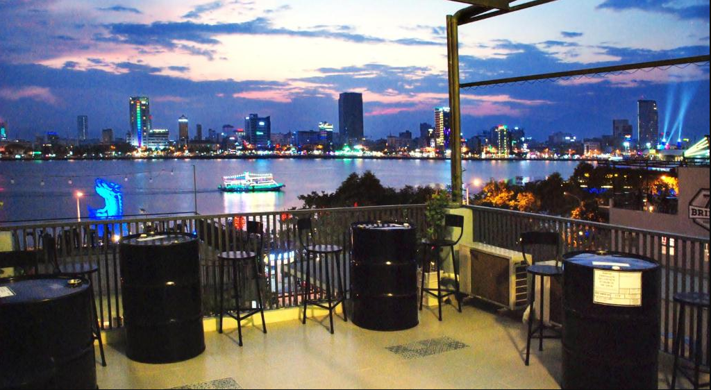 View tuyệt đẹp nhìn từ khách sạn Đà Nẵng Cents Hotel