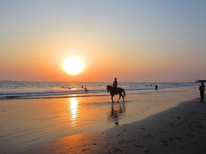 Bãi biển Ngwe Saung xinh đẹp và kỳ vĩ (Nguồn: vemaybayvja.blogspot.com)