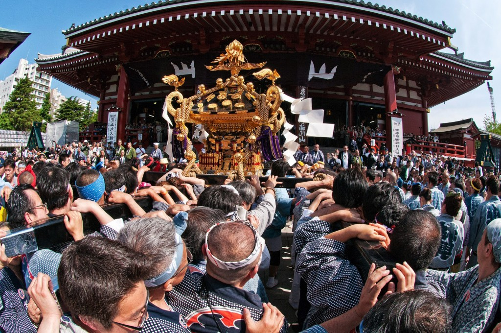 Lễ hội Sanja Matsuri mang may mắn cho mọi người