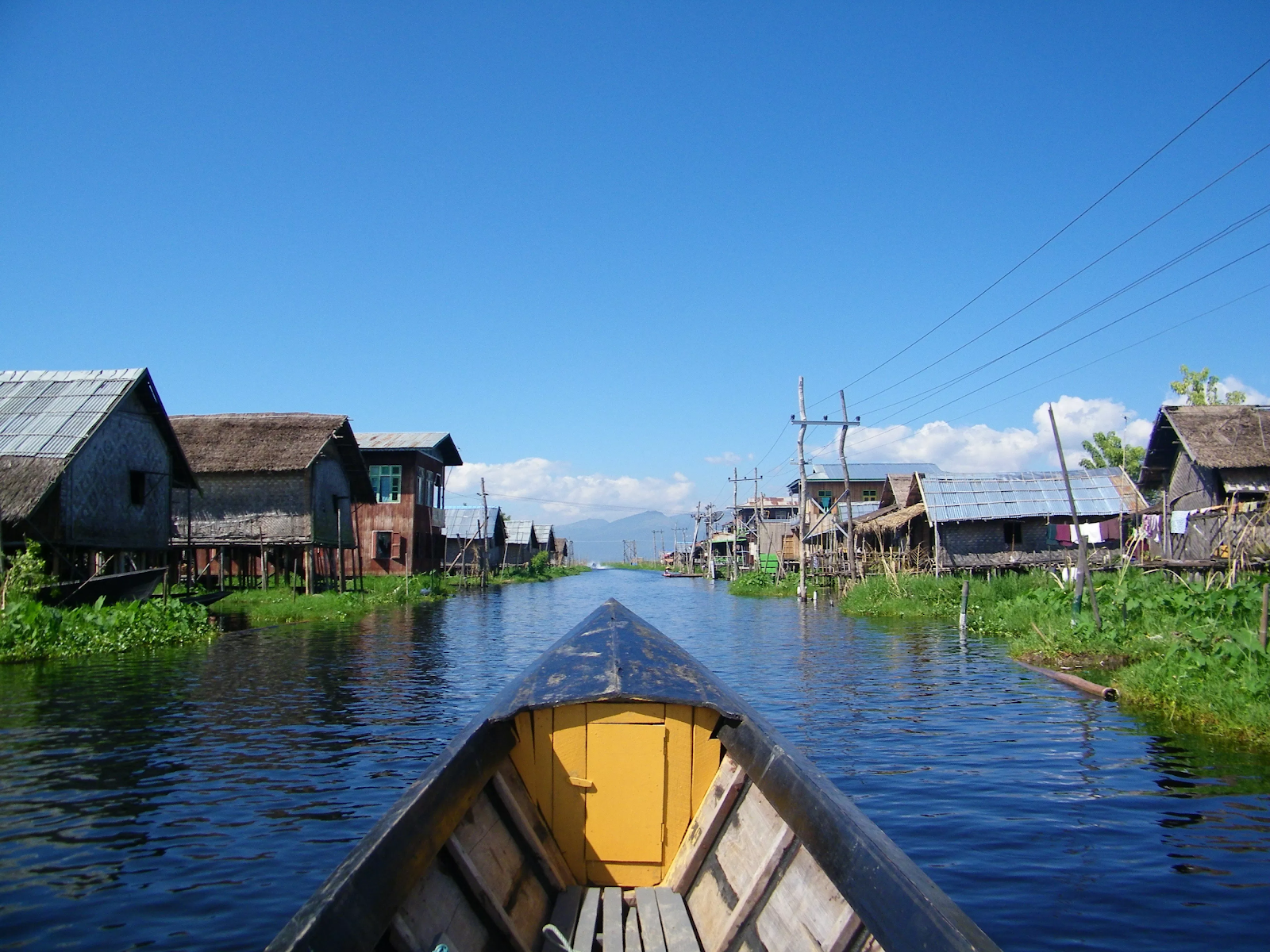Hồ Inle - một trong những địa điểm nổi tiếng bạn nhất định đến khi dừng chân tại Myanmar