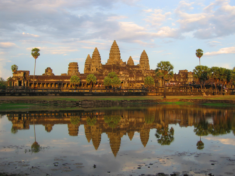 Angkor Wat sở hữu một vẻ đẹp độc đáo lôi cuốn du khách (Nguồn: asiavipa.com)