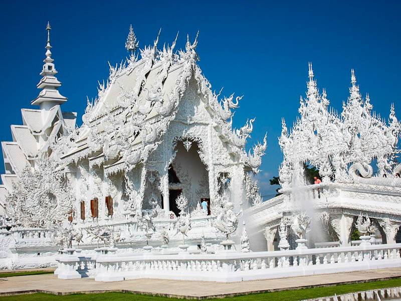 Ngôi đền kỳ lạ tại Chiang Rai (Nguồn: youtube.com)