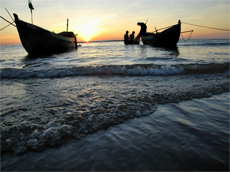 Biển Thuận An thuận tiện cho những ai thích tắm biển (Nguồn: giaoduc.net.vn)