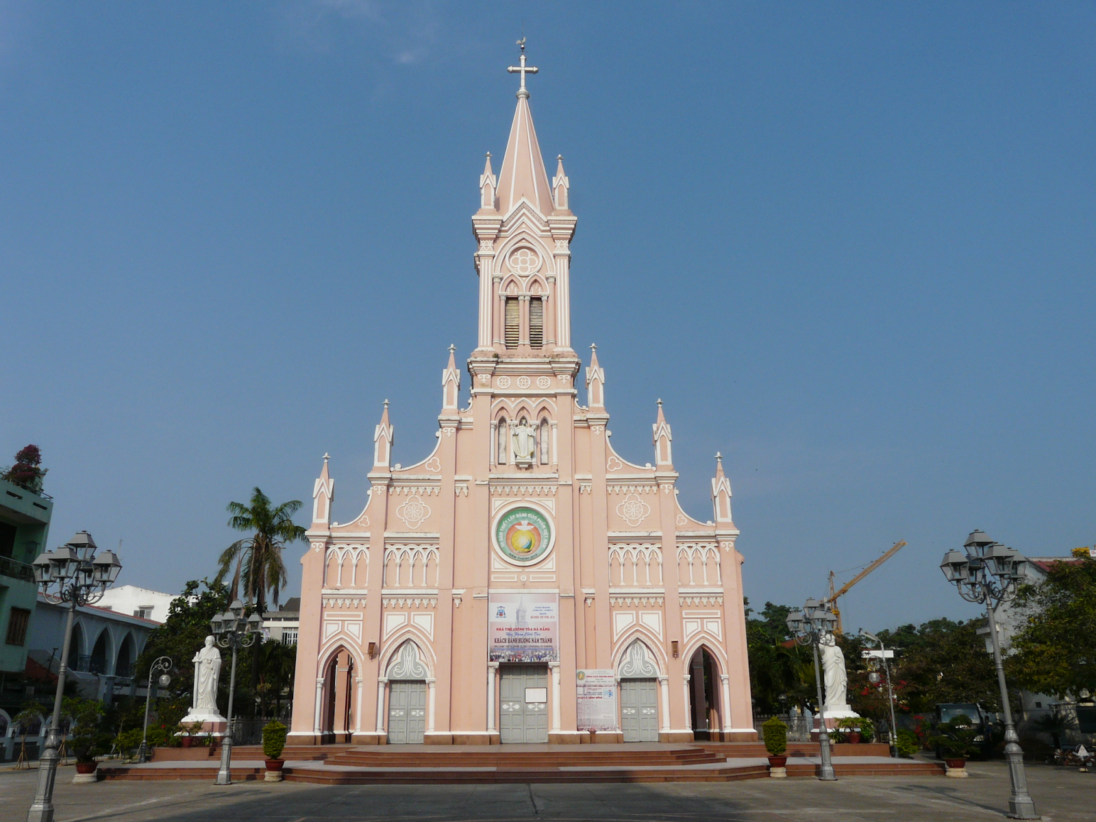 Nhà thờ Đà Nẵng: Tìm hiểu TOP 7 nhà thờ gây ấn tượng tại thành phố xinh đẹp
