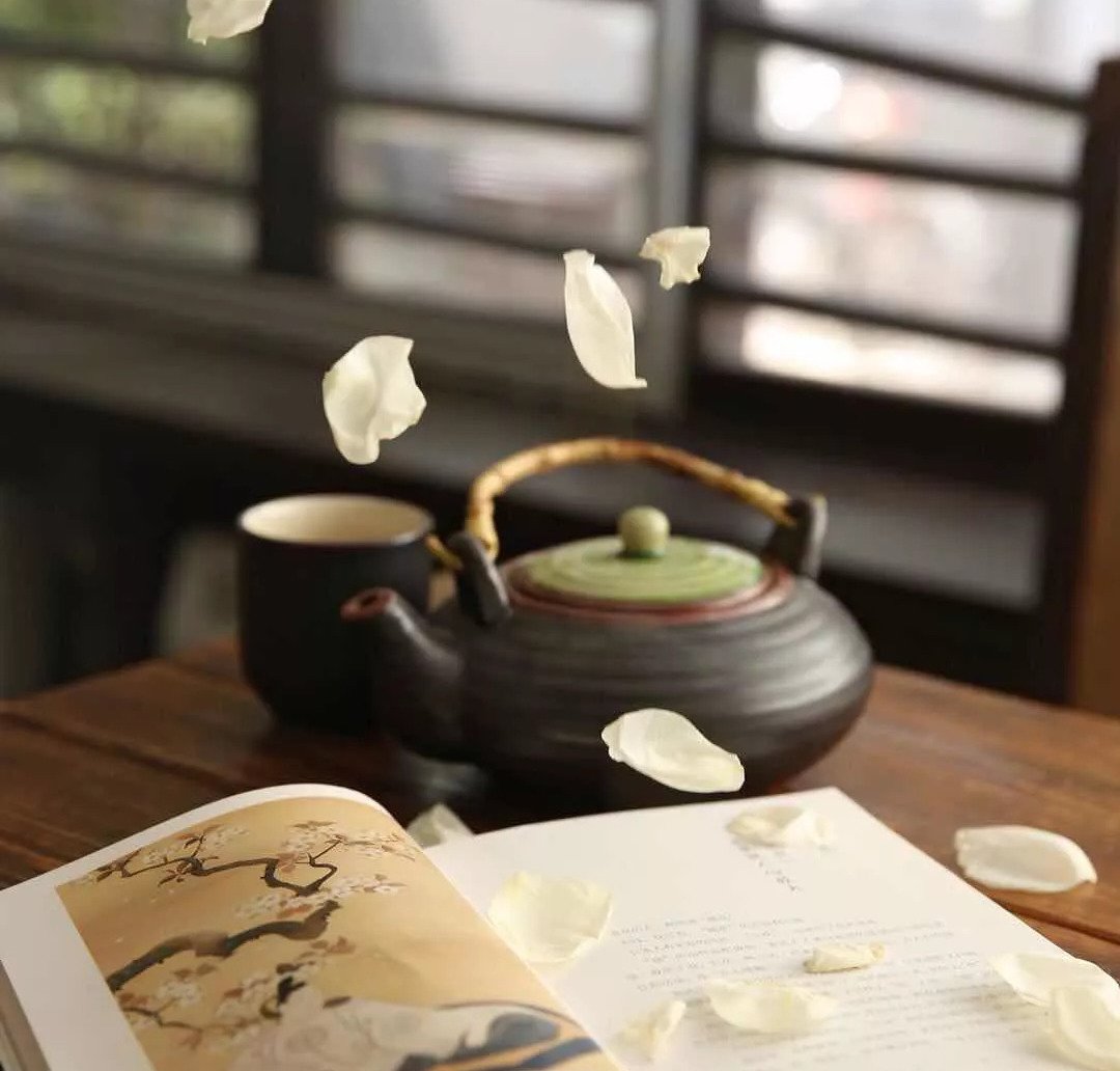 Học người Nhật rửa mặt bằng nước trà xanh để có làn da đẹp rạng rỡ