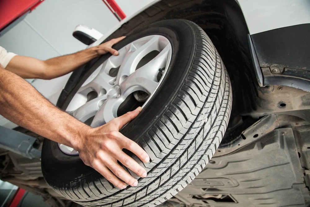 Lốp ô tô, kinh nghiệm mua và bảo dưỡng lốp xe ô tô nhất định phải biết