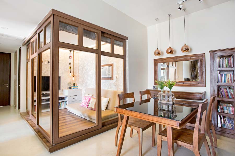 Thiết kế vách ngăn phòng khách & phòng ăn trong suốt bằng gỗ và kính - Beautiful Homes
