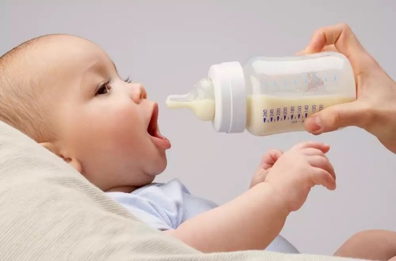 Sữa công thức là gì? Tiêu chí chọn sữa, cách pha và bảo quản