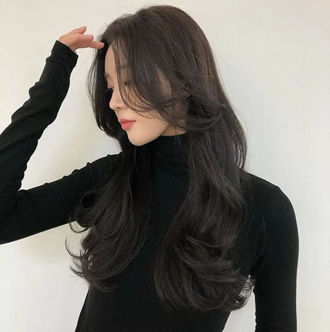 Mẫu tóc nữ đẹp: Tóc mái bay Hàn Quốc mang đến một vẻ ngoài trẻ trung