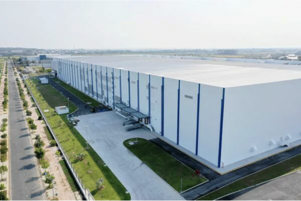 Nhà xưởng công nghiệp quy mô lớn tích hợp không gian xanh