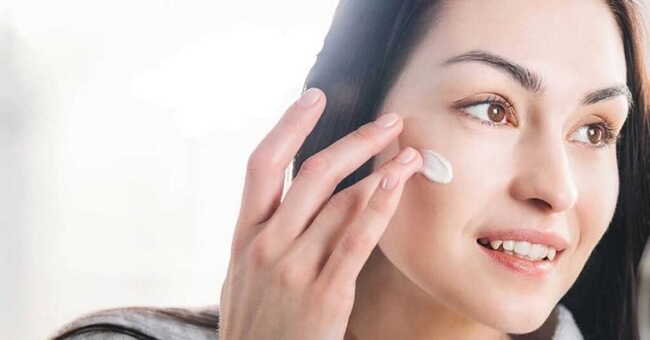 Bạn đã biết cách lựa chọn kem dưỡng trắng da mặt cho da dầu chưa?