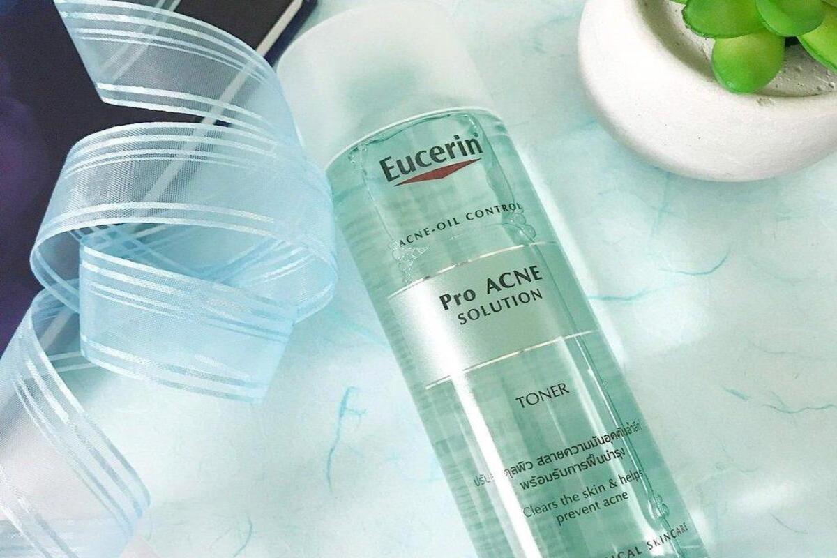 Top 10 sản phẩm skincare cho da dầu mụn lỗ chân lông to từ thương hiệu Eucerin