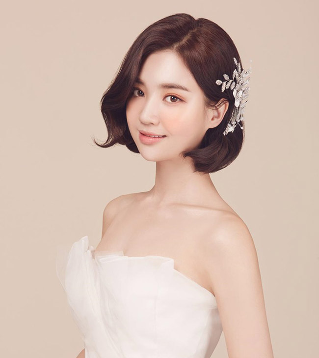 Trang điểm cô dâu theo phong cách nude kiểu Hàn Quốc nhẹ nhàng, tự nhiên 